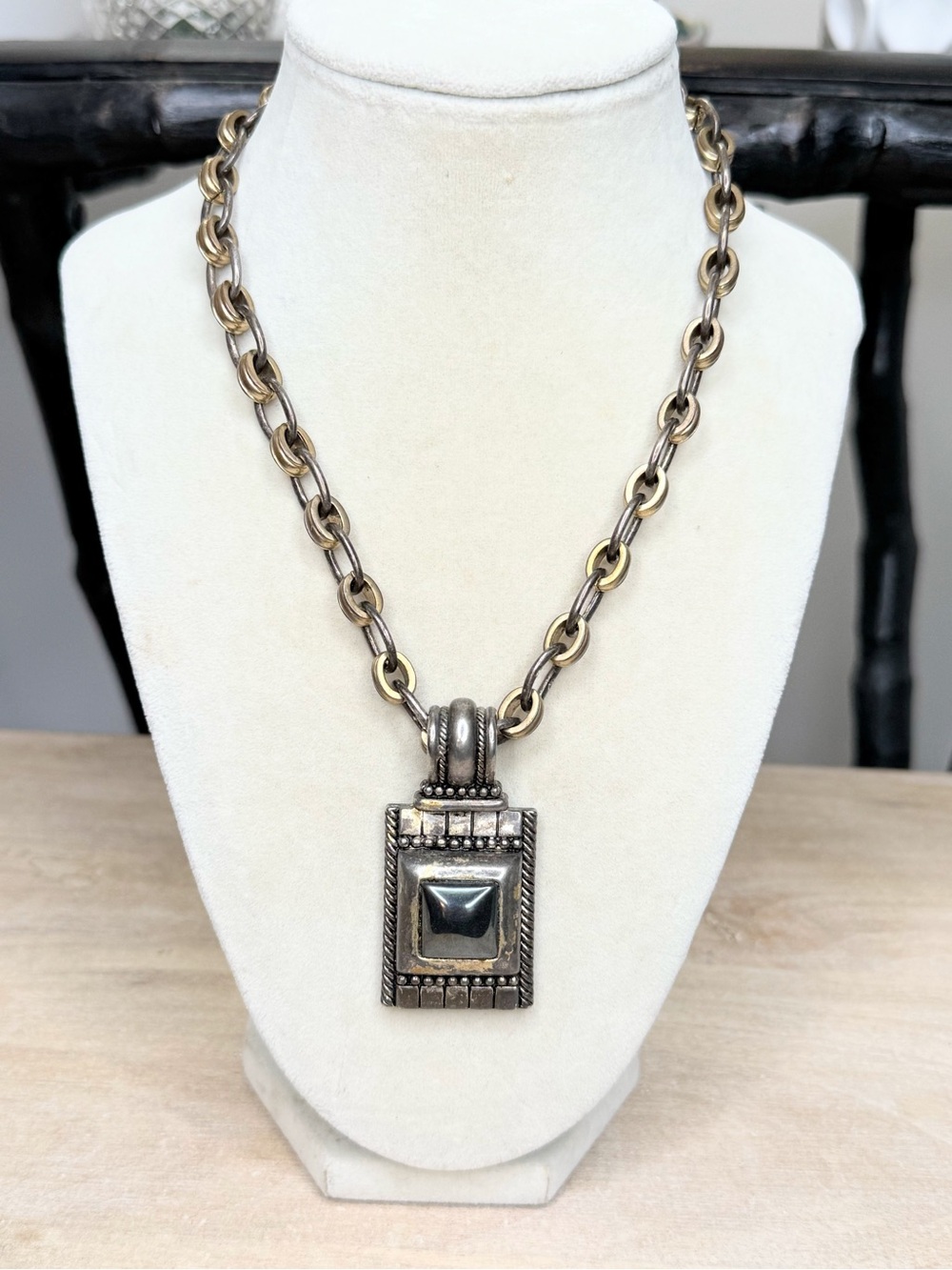 Vintage Style Two Tone Chunky Chain Necklace Black Stone Pendant Boho Statement